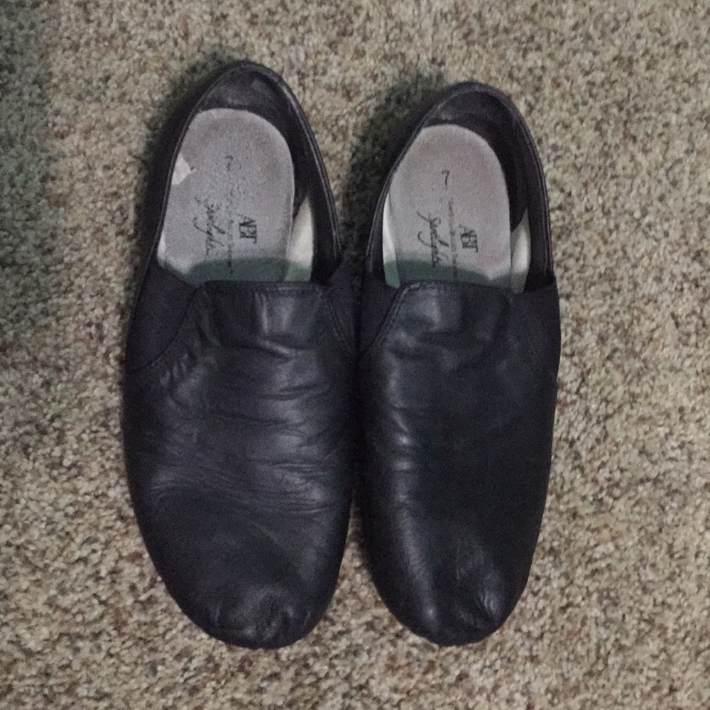 Black jazz shoes